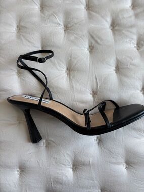 Steve Madden Black Strappy Ankle-Tie Heeled Sandal